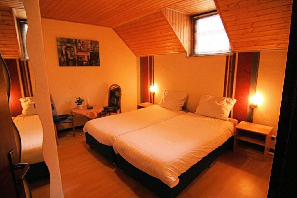 Hotel Zur Dorfschaenke Klotten Cameră foto