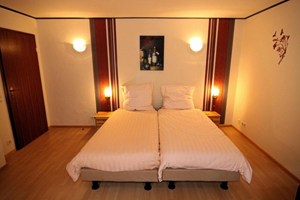 Hotel Zur Dorfschaenke Klotten Cameră foto
